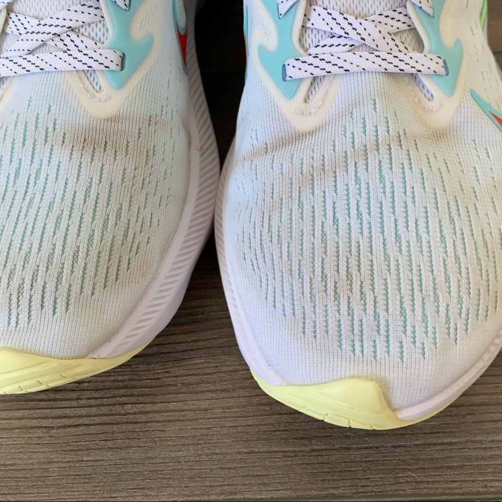 Nike - Picture 4 of 13